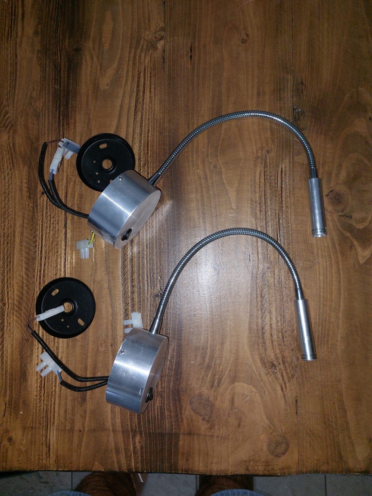 Set van 2 LED leeslampjes/wandspots met schakelaar, Huis en Inrichting, Lampen | Wandlampen, Ophalen, Gebruikt, Overige fittingen
