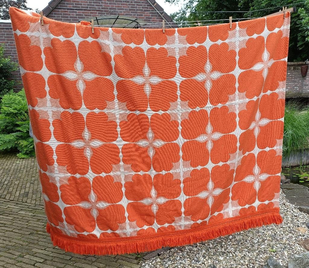 Vintage AaBe oranje dralon deken. 2.05 x 2.05 mtr, Gebruikt, Tweepersoons, Oranje, Ophalen of Verzenden