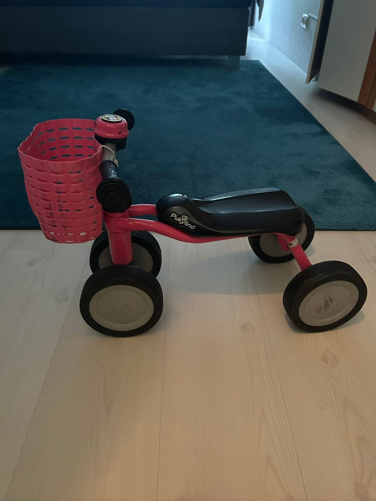 Loopfiets rose met mandje en fietsbel zgan, Kinderen en Baby's, Speelgoed | Buiten | Voertuigen en Loopfietsen, Ophalen of Verzenden