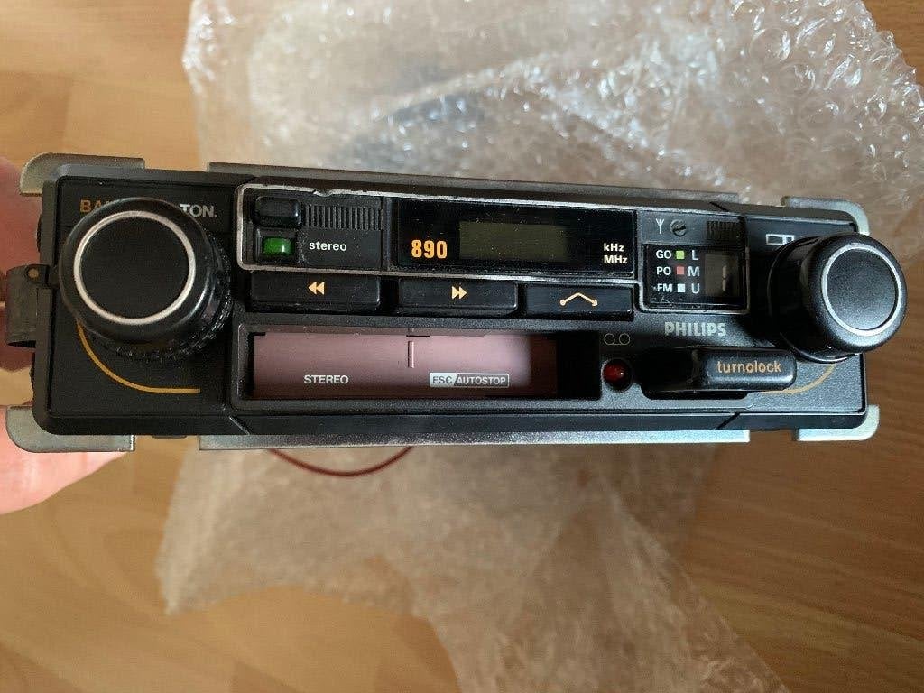 PHILIPS 22AC890 turnlock autoradio met cassette GEREVISEERD, Auto diversen, Autoradio's, Ophalen of Verzenden, Gebruikt