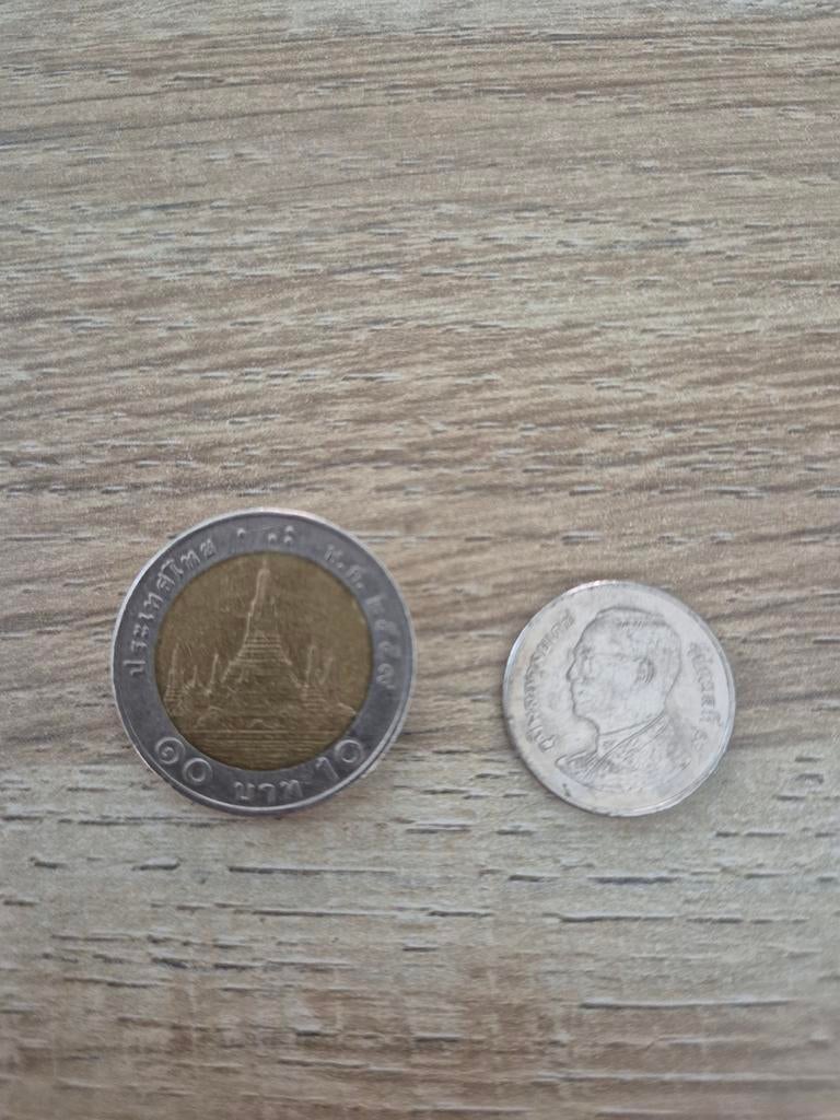2 Thaise munten - 10 Baht en 1 Baht, Ophalen of Verzenden, Zuidoost-Azië