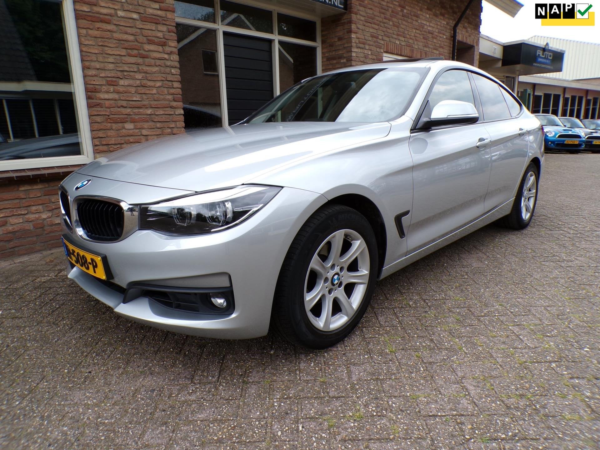 BMW 3-serie Gran Turismo 320i Automaat / Panoramadak, Auto's, Automaat, 1998 cc, Gebruikt, 4 cilinders