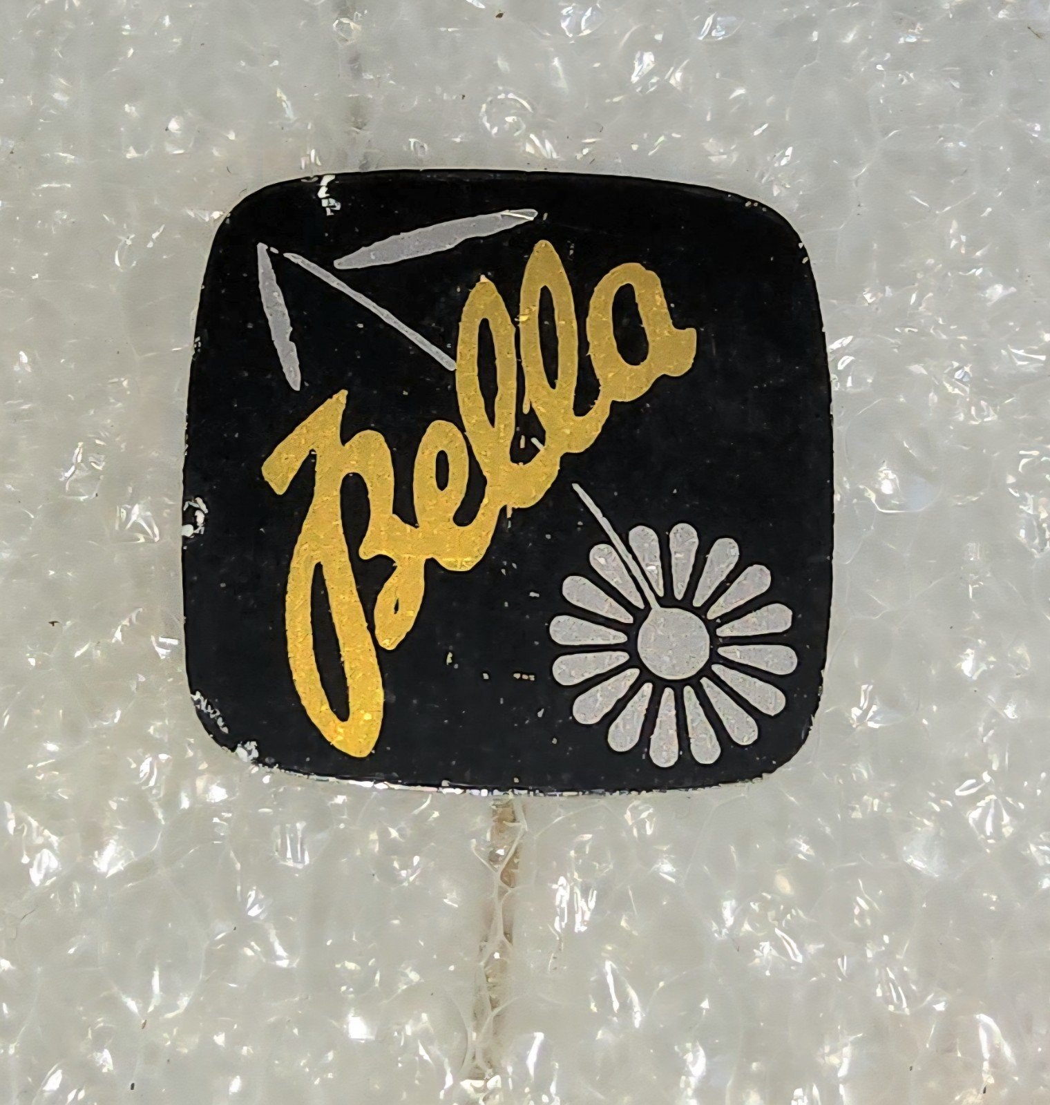 Vintage Speldje Zundapp Bella Bromfiets Pin, Verzamelen, Ophalen of Verzenden, Gebruikt, Transport, Speldje of Pin