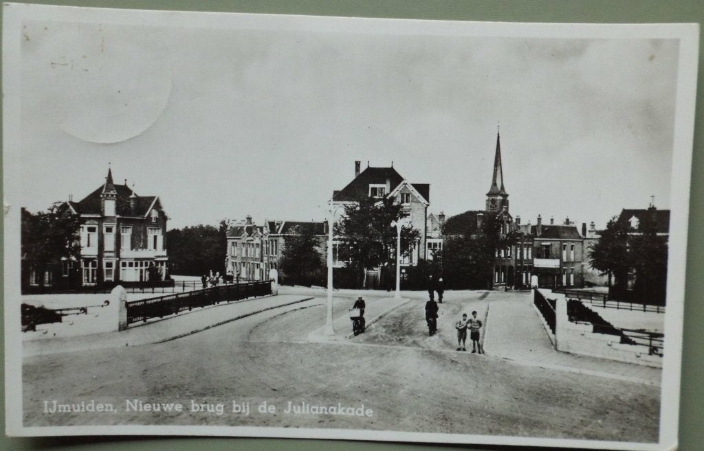 IJmuiden - Nieuwe brug bij de Julianakade - 1954, Ophalen of Verzenden, 1940 tot 1960, Gelopen, Noord-Holland