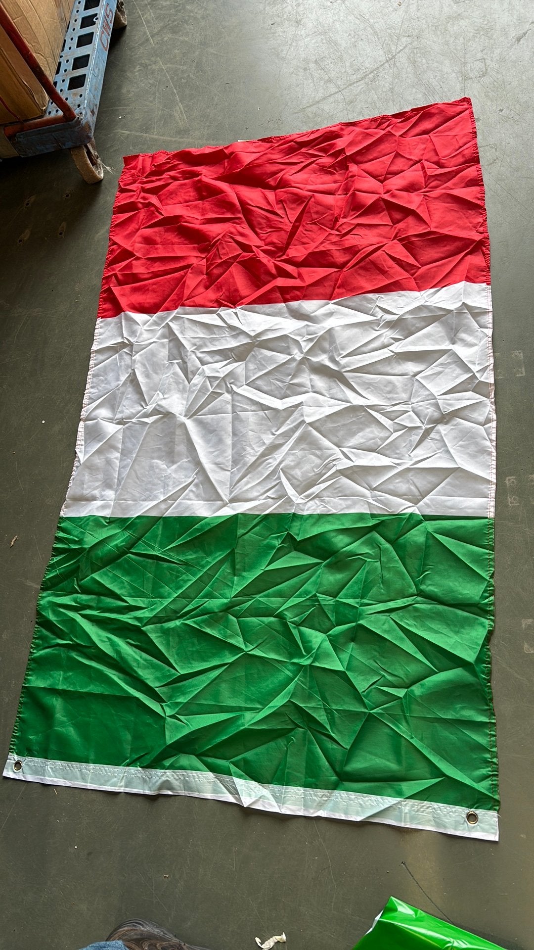 Vlaggen, Ophalen of Verzenden, Zo goed als nieuw