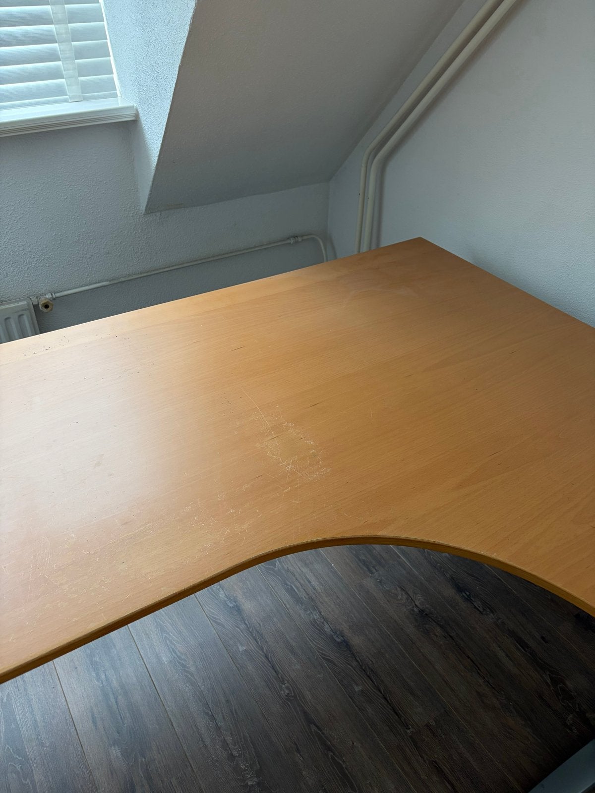 IKEA Bekant hoekbureau - Ruim en functioneel, Ophalen, Gebruikt, Spaanplaat of MDF, Hoekbureau