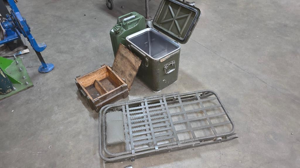 Leger spul koelbox kistje jerrycan rolmat, Verzamelen, Militaria | Algemeen, Ophalen, Landmacht, Nederland, Kist of Geocache
