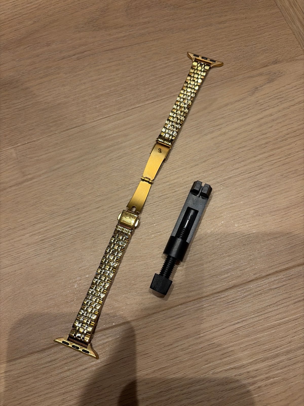 Gouden horlogebandje voor Apple Watch met versteltool, Ophalen of Verzenden, Nieuw, Roze, IOS