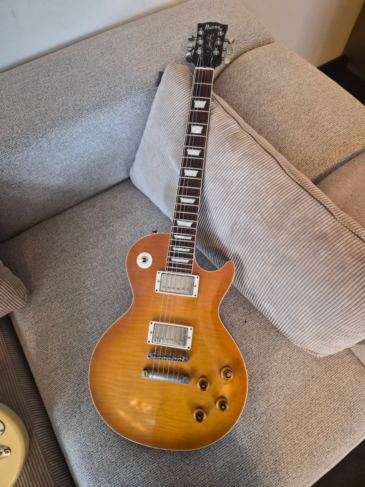 Burny Les Paul, Muziek en Instrumenten, Snaarinstrumenten | Gitaren | Elektrisch, Ophalen of Verzenden, Zo goed als nieuw, Solid body