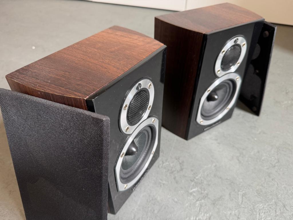 Set van 2 Wharfedale Diamond 10.SR Surround Speaker Walnut, Overige merken, Ophalen of Verzenden, Zo goed als nieuw, Minder dan 60 watt