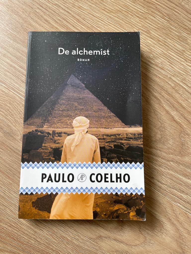 De Alchemist - Paulo Coelho (Roman), Boeken, Ophalen of Verzenden, Gelezen