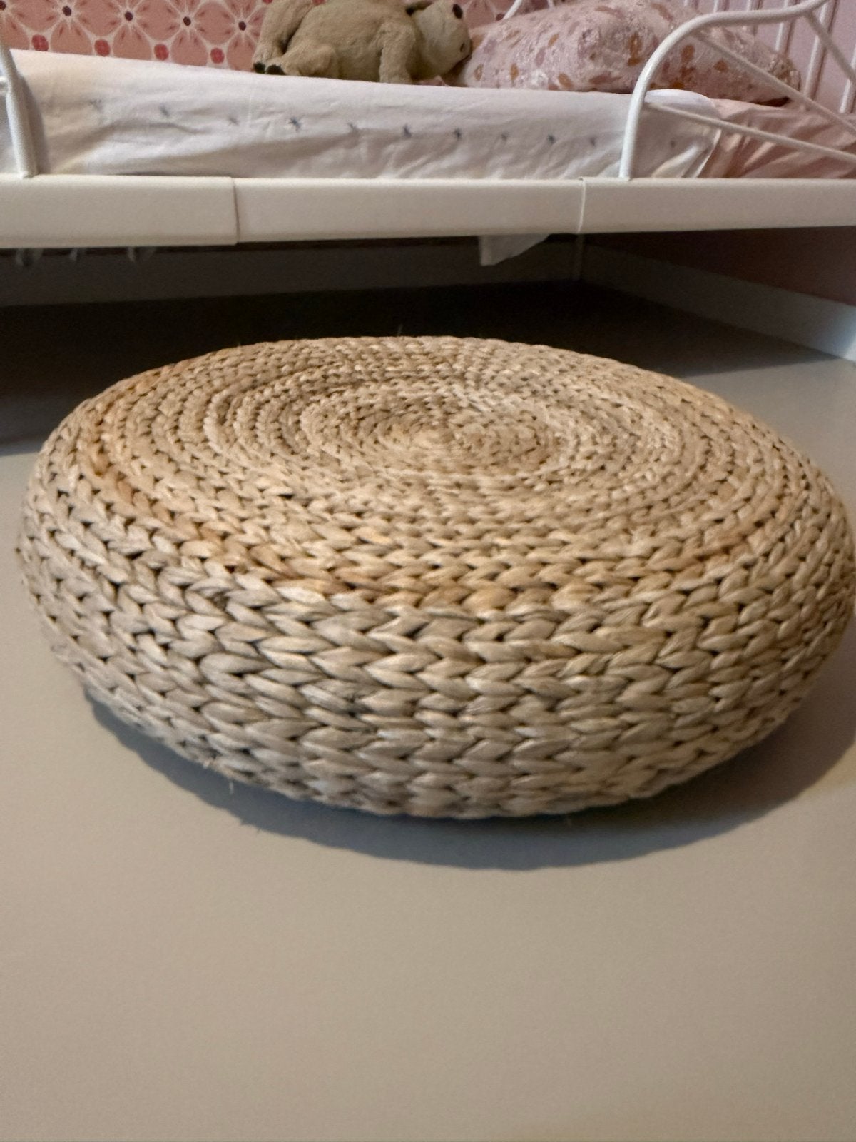 IKEA ALSEDA poef van bananenvezel, Ophalen, Gebruikt, Rond, Riet of Rotan