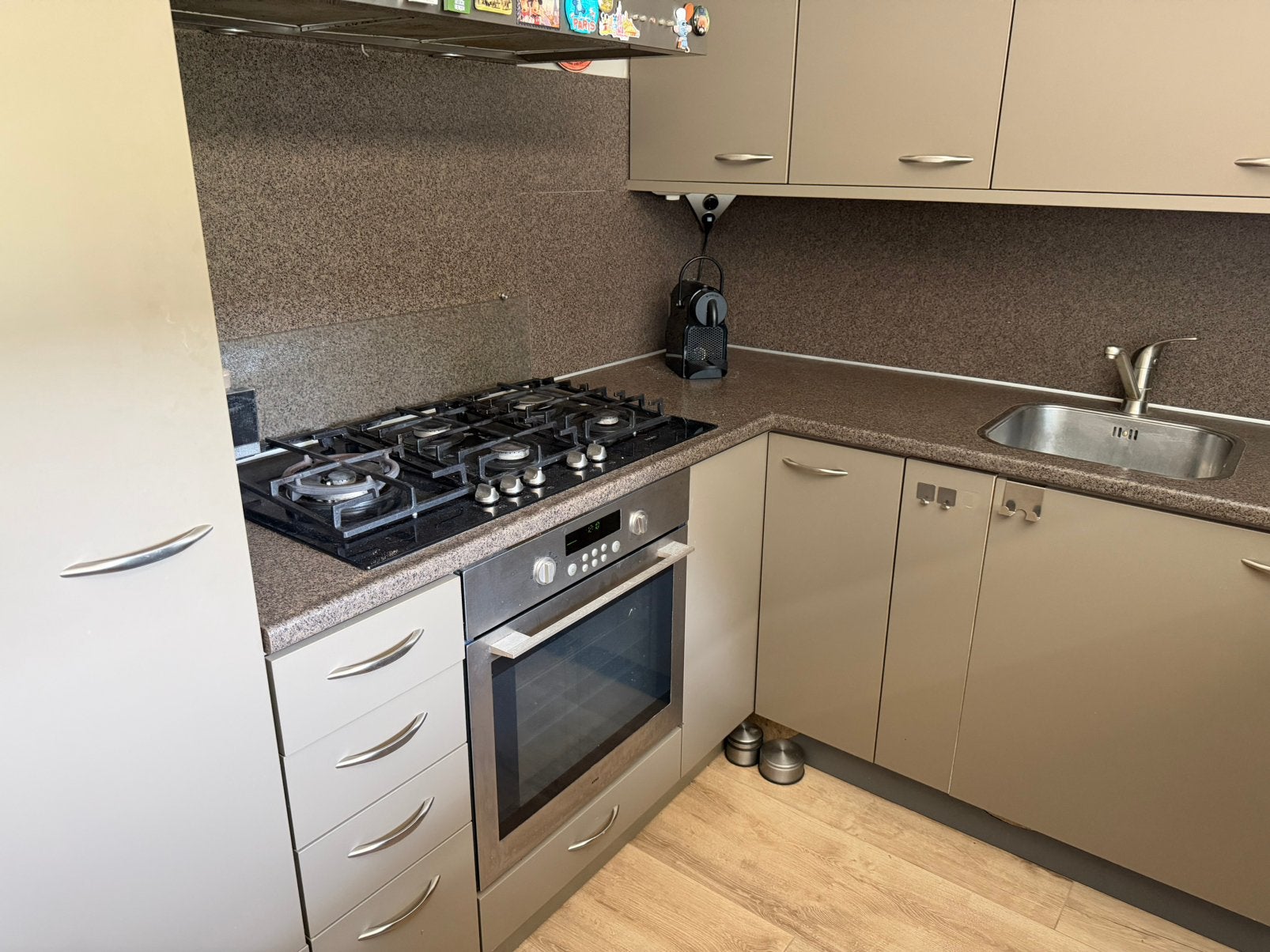 Keuken te koop. Let op; zelf demonteren., Ophalen, Gebruikt, Hoekkeuken, Kunststof