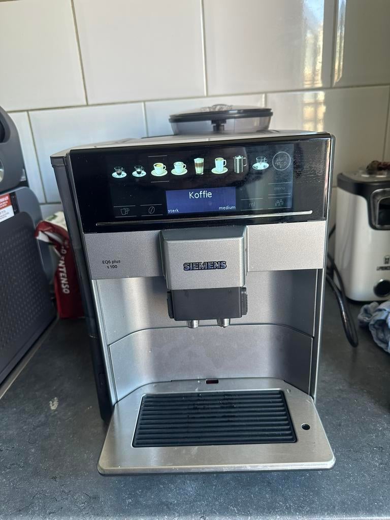 Siemens EQ6plus s100 voor handige harry, Witgoed en Apparatuur, Koffiezetapparaten, Ophalen, Gebruikt, Koffiemachine