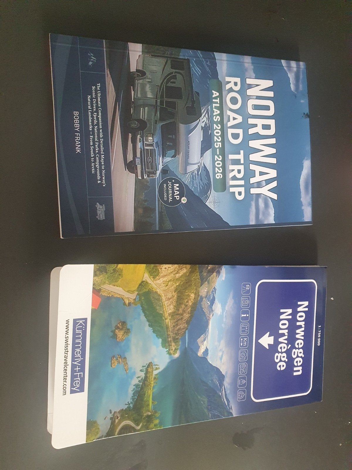 wegenatlas Noorwegen en road trip boek., Boeken, Ophalen of Verzenden, Gelezen, 2000 tot heden, Landkaart