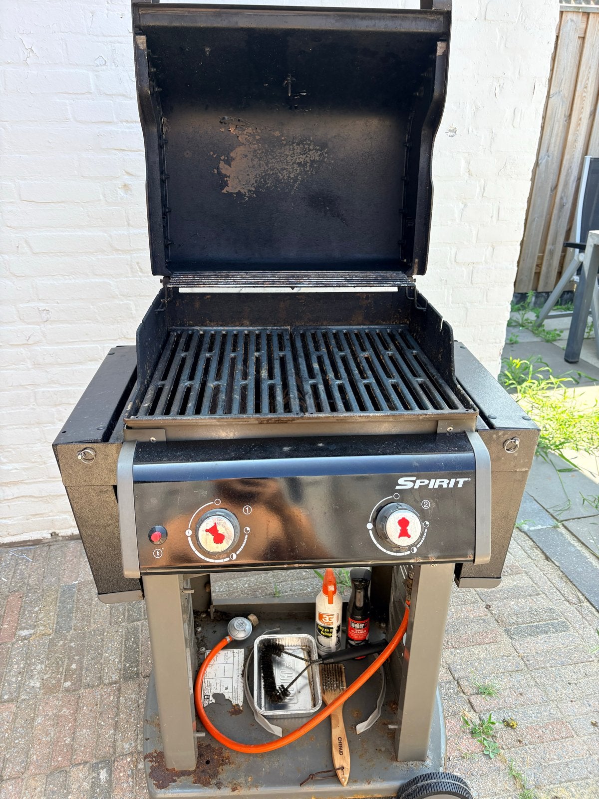 Weber Spirit gasbarbecue met hoes en gasflessen, Ophalen, Gebruikt