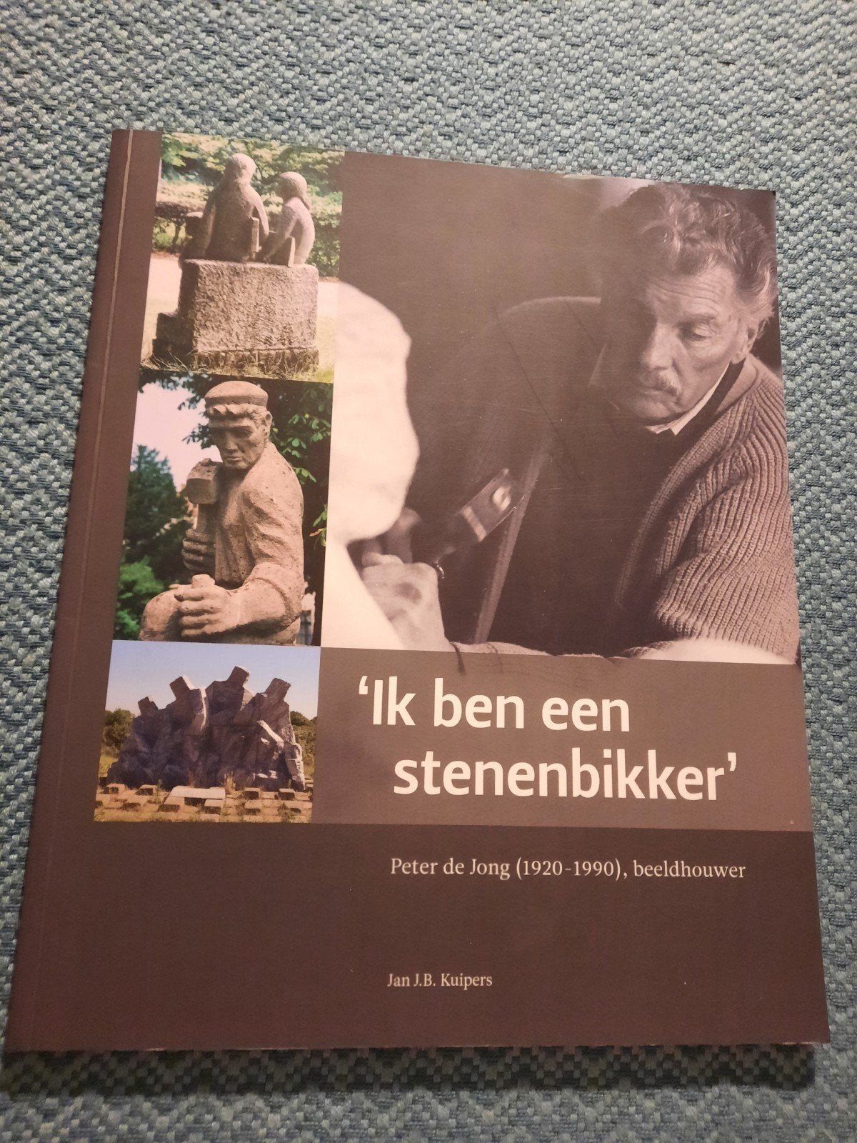Peter de Jong (1920-1990) - 'Ik ben een stenenbikker', Ophalen of Verzenden, Nieuw, Beeldhouwkunst, Jan J.B. Kuipers