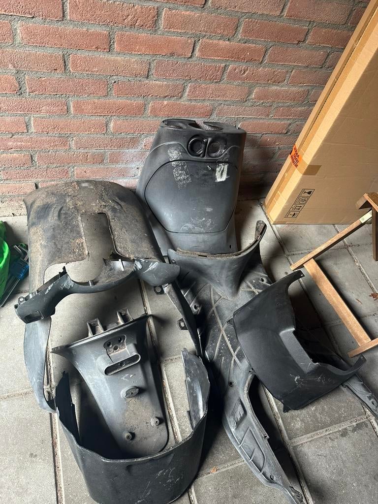 Piaggio Zip binnenkappen, Fietsen en Brommers, Brommeronderdelen | Scooters, Ophalen, Gebruikt, Kap, Piaggio