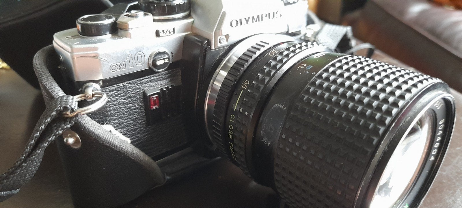 2x Fotocamera Olympus OM 10 en Sigma Mark 1, Audio, Tv en Foto, Fotocamera's Analoog, Ophalen of Verzenden, Gebruikt, Spiegelreflex
