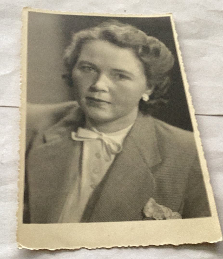 Vrouw echte fotokaart jaren 30 -40, Ophalen of Verzenden, Voor 1940, Zo goed als nieuw