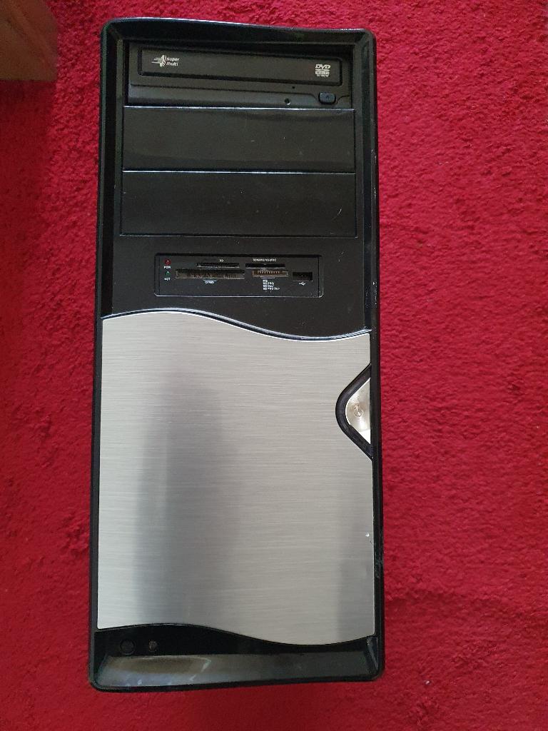 Desktop Kast, Computers en Software, Desktop Pc's, Ophalen, Gebruikt, Minder dan 2 Ghz, Met videokaart