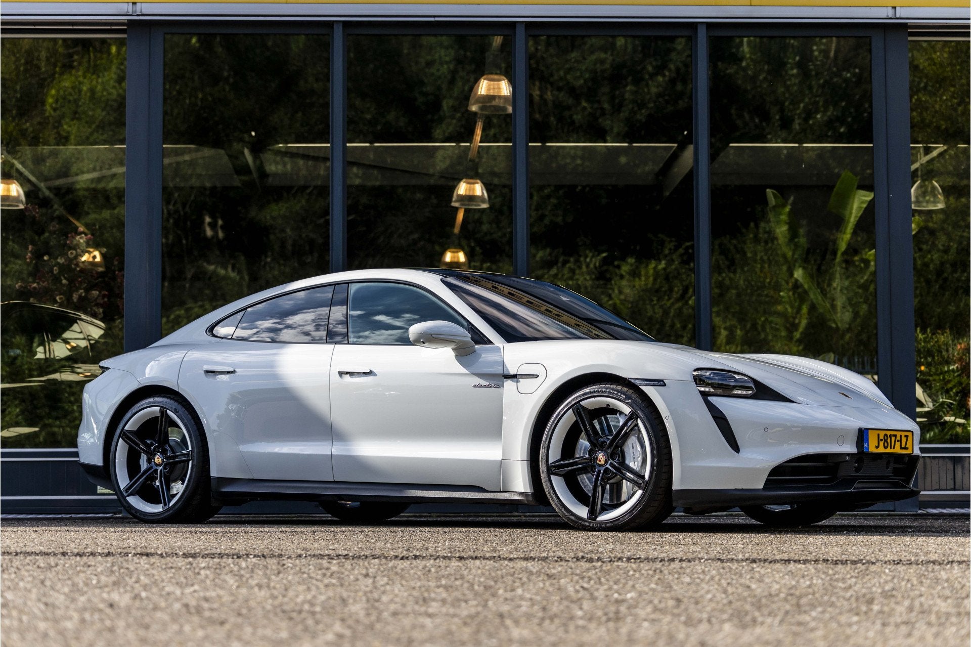 Porsche Taycan 4S Performance 84 kWh SOH 90.04% Unieke uitvo, Auto's, Gebruikt, Adaptive Cruise Control, 4 stoelen, Wit
