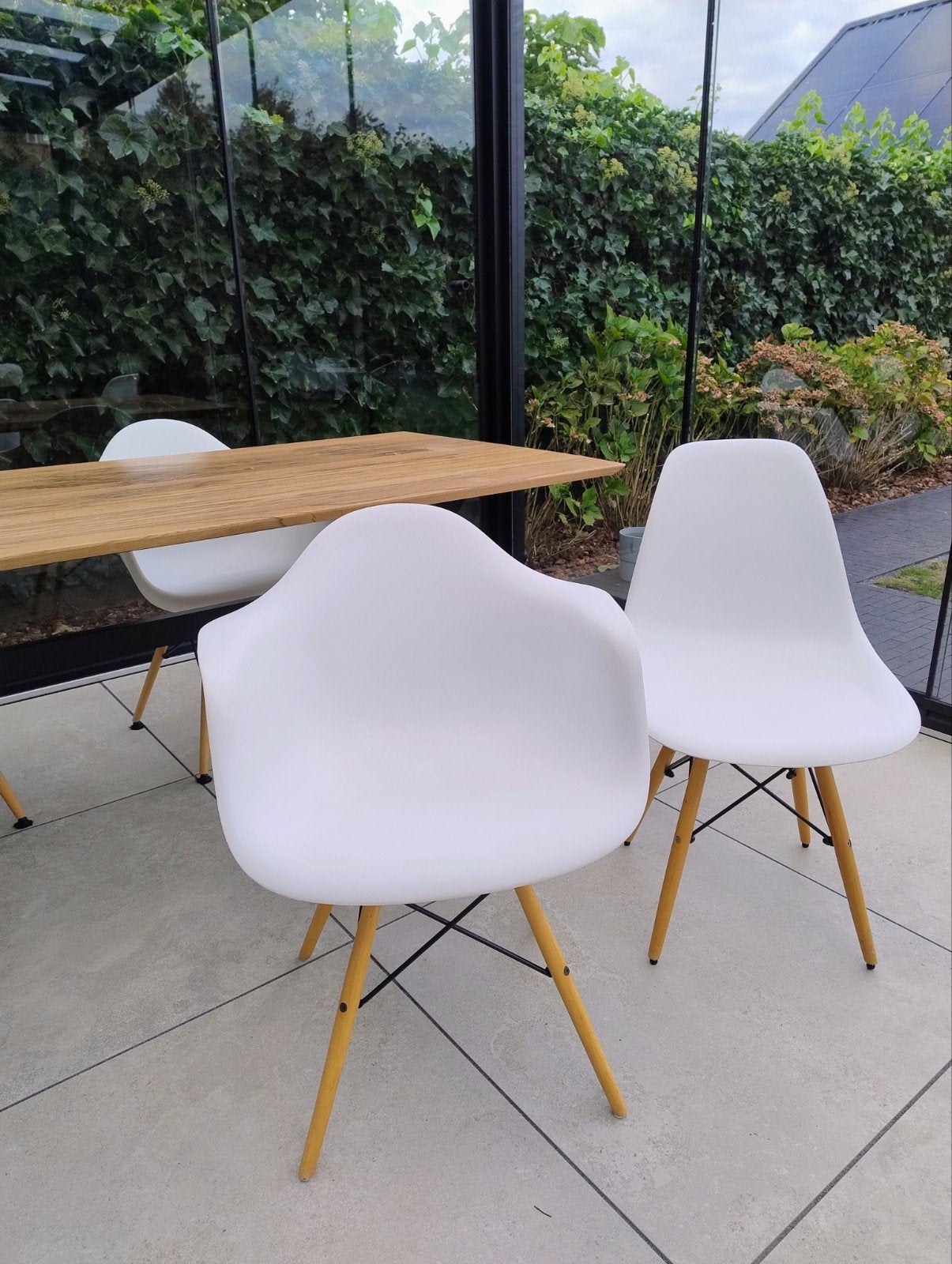 6x Witte Design Eetkamerstoelen (Eames Kuipstoel) Model), Tuin en Terras, Ophalen, Gebruikt, Kunststof