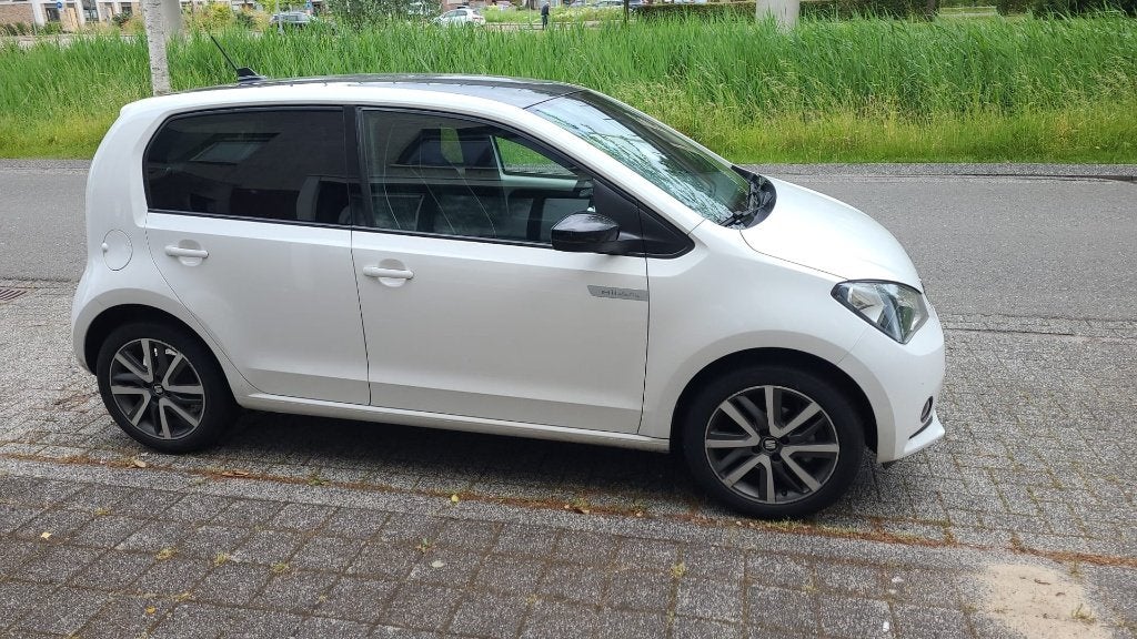 Seat Mii Elektromotor 83pk 2020 Wit, Auto's, 83 pk, Stof, 37 €/maand, Zwart