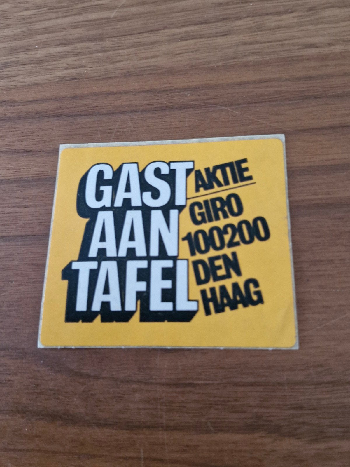 11113 Vintage Gast aan Tafel Sticker - Giro 100200 Den Haag, Ophalen of Verzenden, Gebruikt