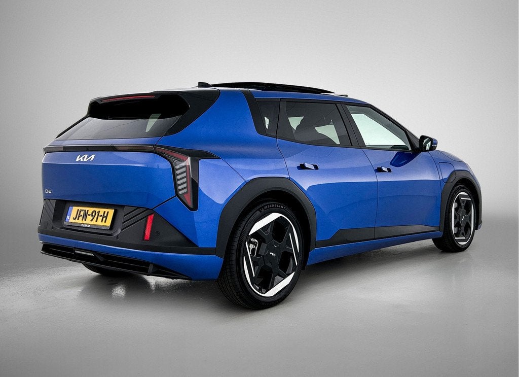 Kia EV4 Plus Advanced 58.3 kWh Stoel en stuurverwarming | Pa, Auto's, Kia, 12 maanden, Gebruikt, Zwart, Blauw