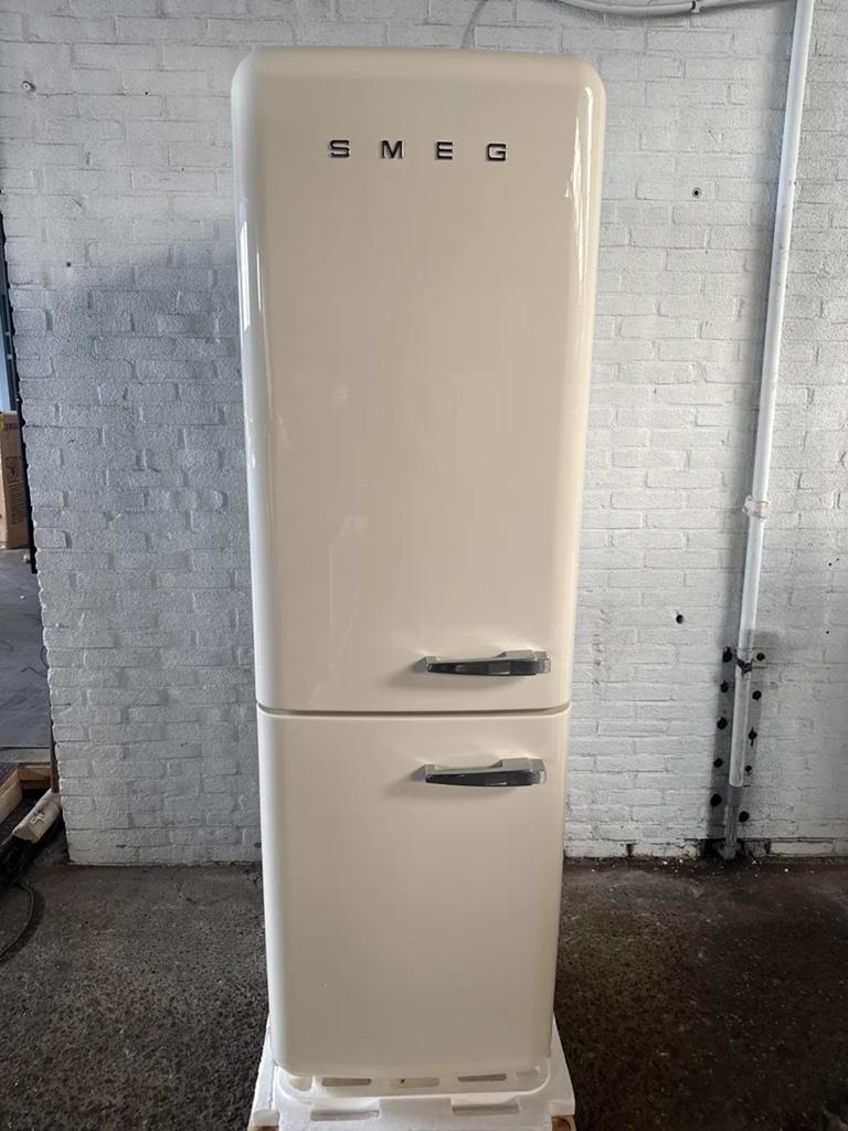 Nieuwe SMEG Koelvriescombinatie Crème Retro - Outlet, Ophalen, Nieuw, 50 tot 100 cm, Crème