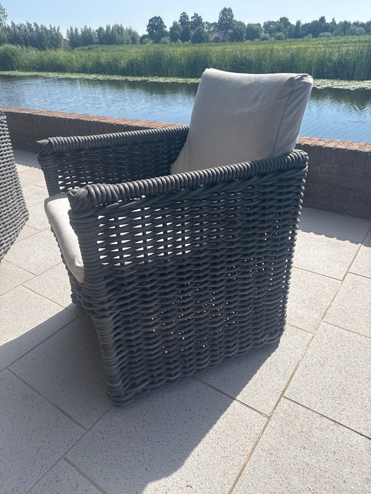 6 Comfortabele Apple Bee Tuinstoelen met Kussens, Ophalen, Zo goed als nieuw, Wicker