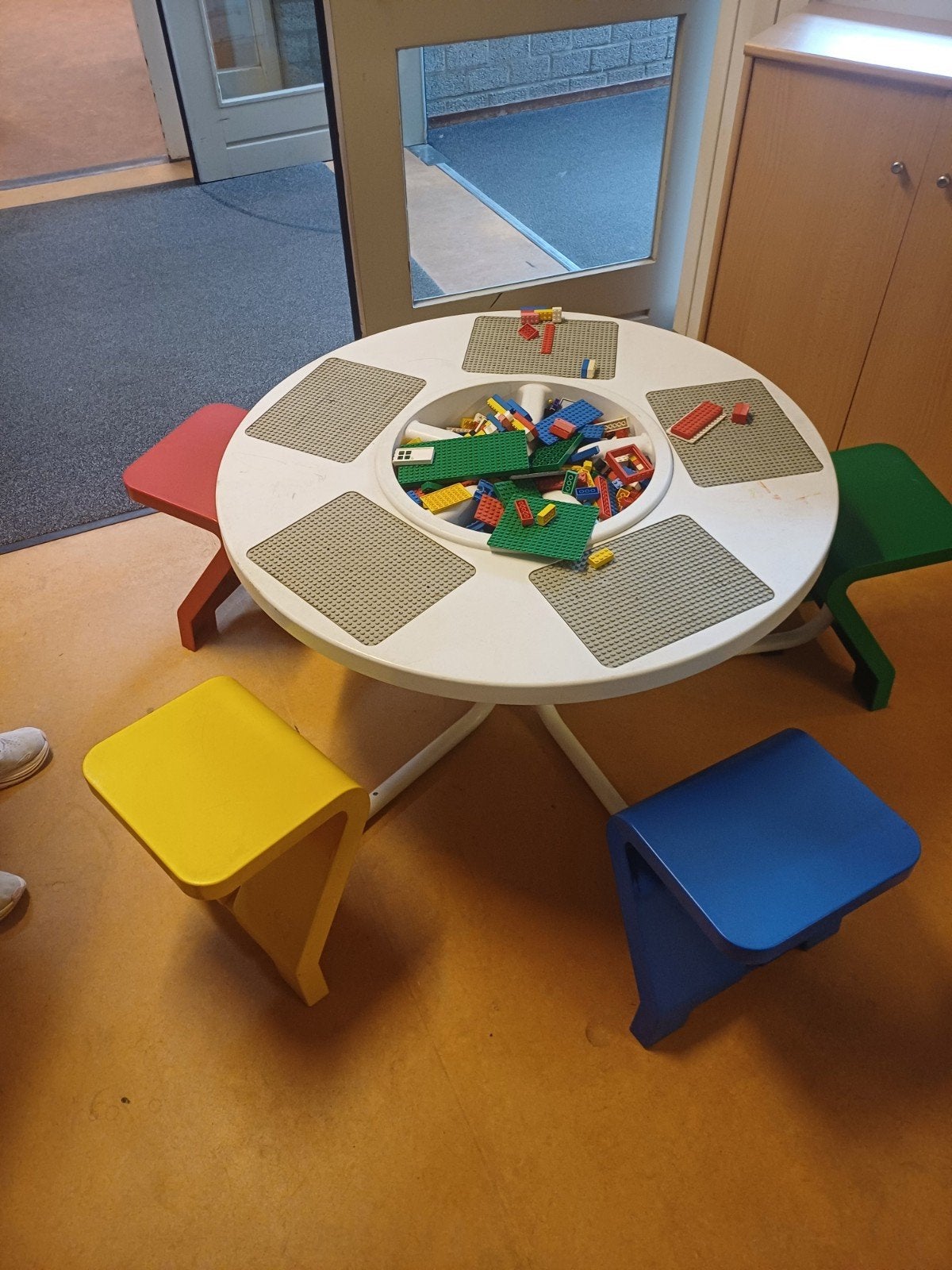 Lego speeltafel met 4 stoeltjes, Ophalen, Gebruikt, Overige merken