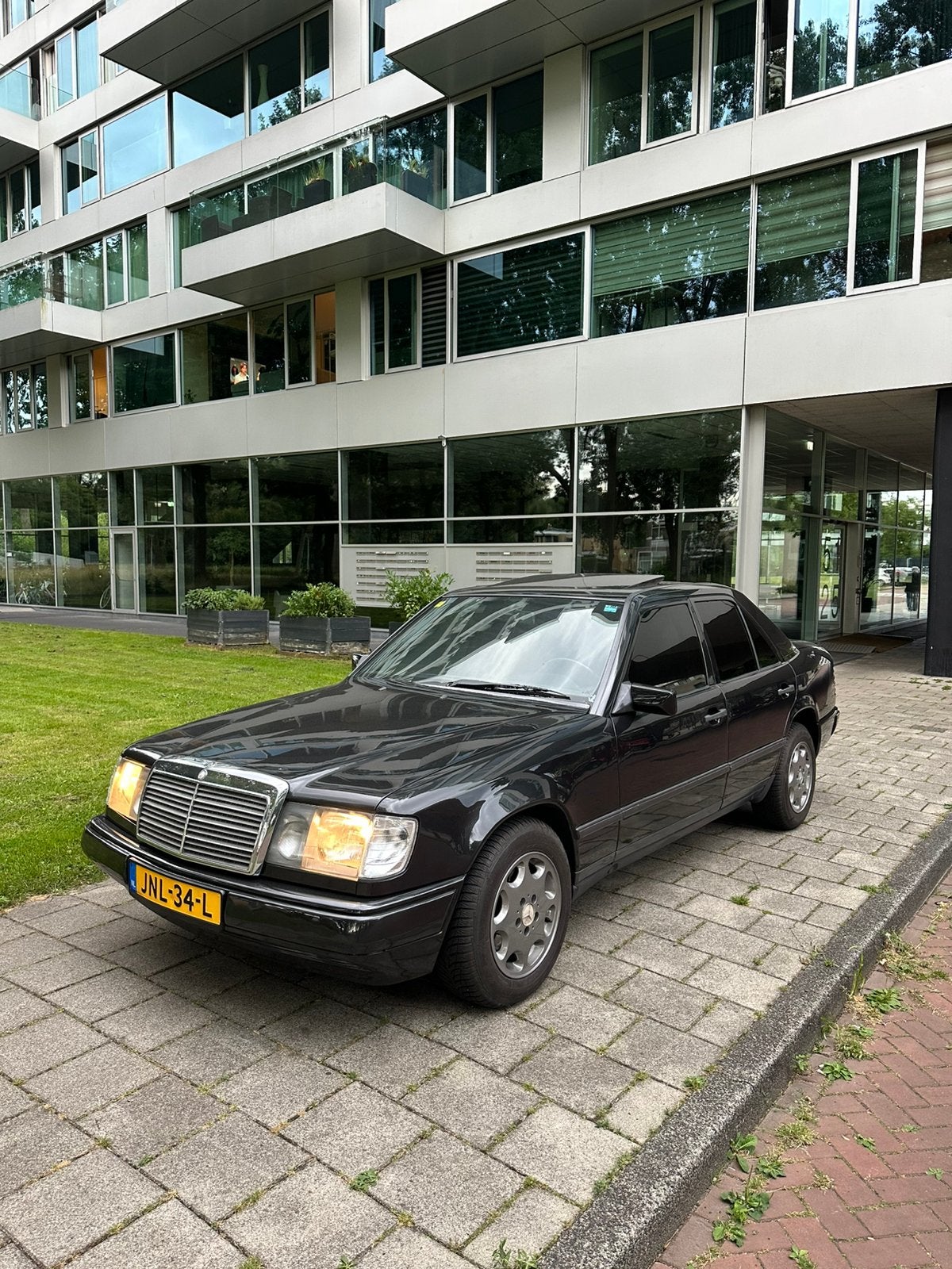Mercedes-Benz W124 300D - 6 Cilinder - Belastingvrij - UNIEK, Particulier, Te koop