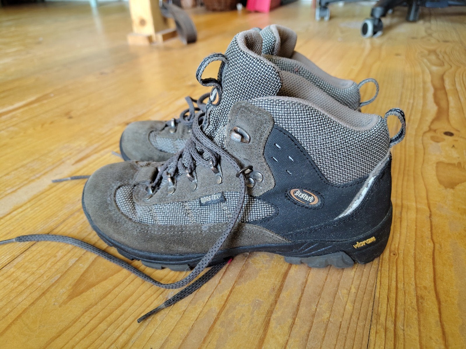 Bestard hiking schoenen maat 36, Vibram zool, Ophalen of Verzenden, Gebruikt, Schoenen