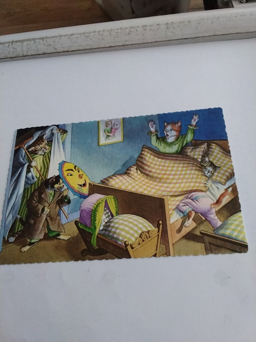 Vintage Ansichtkaart: Katten in de Slaapkamer, Ophalen of Verzenden, 1980 tot heden, Overige thema's