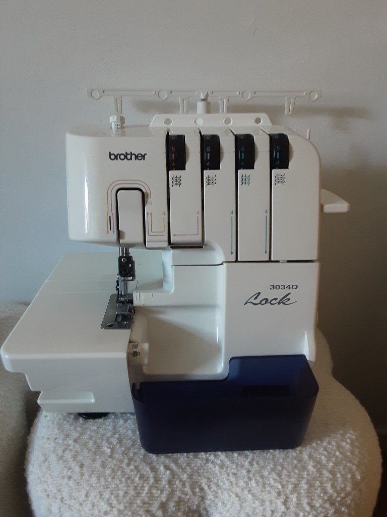 Brother Lockmachine 3034D (voor onderdelen), Ophalen, Gebruikt, Lockmachine, Brother