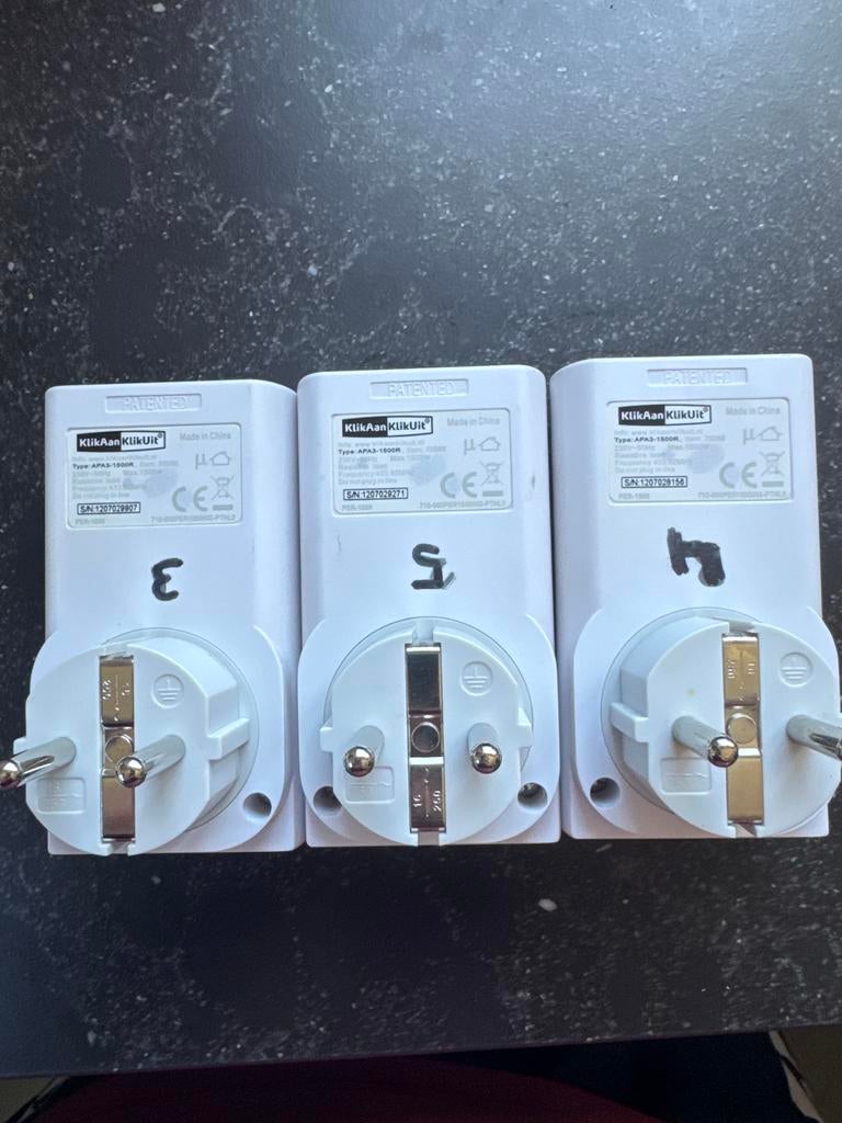 KlikAanKlikUit APA3-1500R stopcontactschakelaars (3 stuks), Ophalen of Verzenden, Gebruikt, Stopcontact