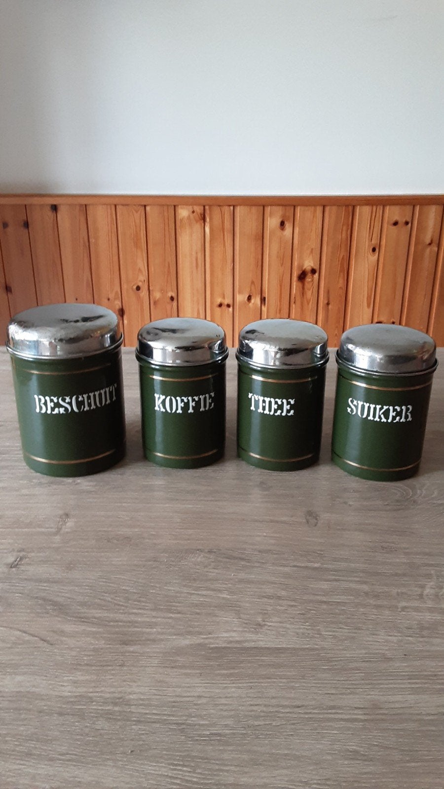 EMAILLE DONKER GROENE BUSSENSET MET GOUDEN BIES VAN BK., Ophalen of Verzenden