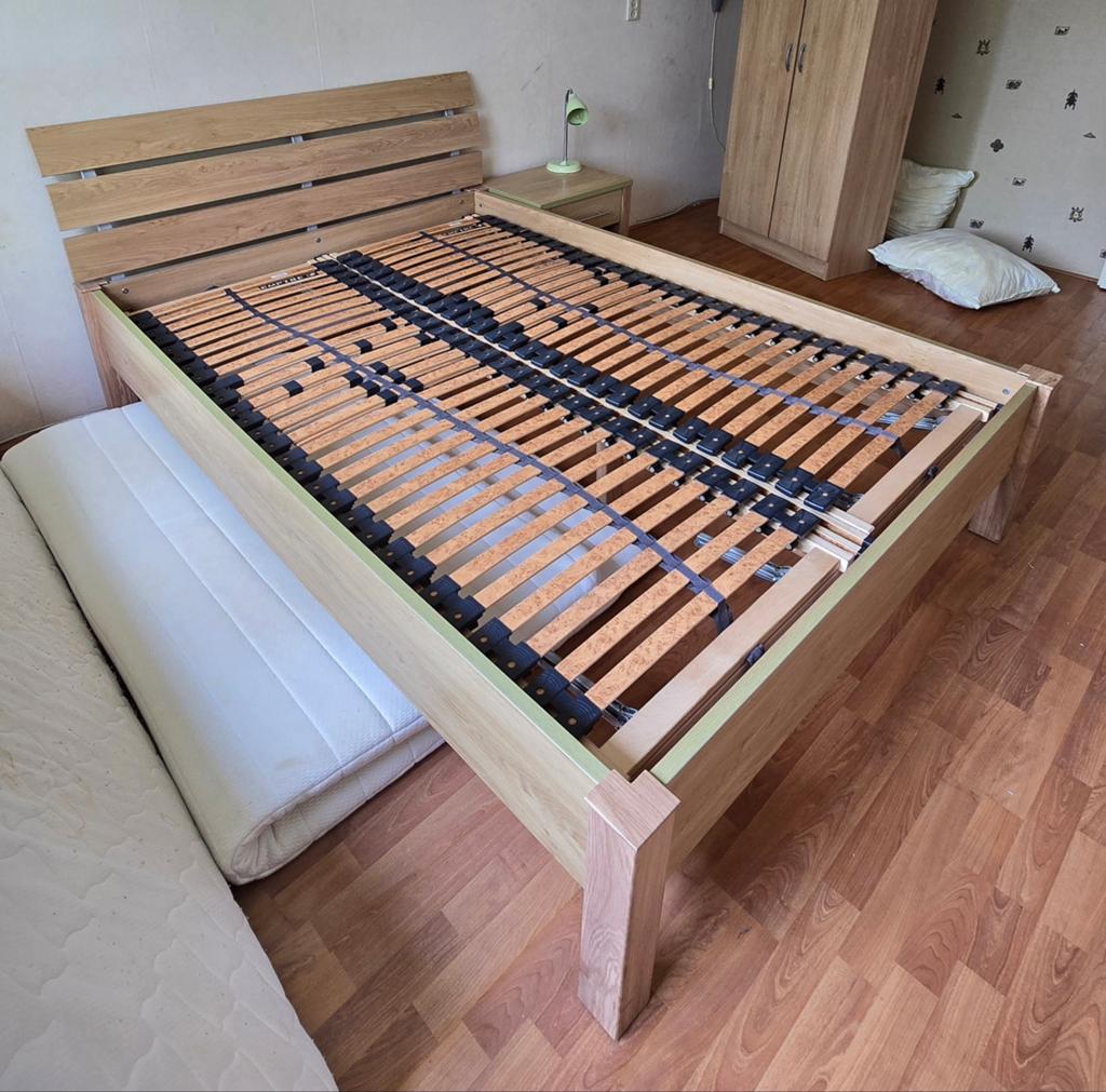 Tweepersoons Bed 140x200 met Verstelbare Lattenbodems, Ophalen, Tweepersoons, 140 cm, Hout