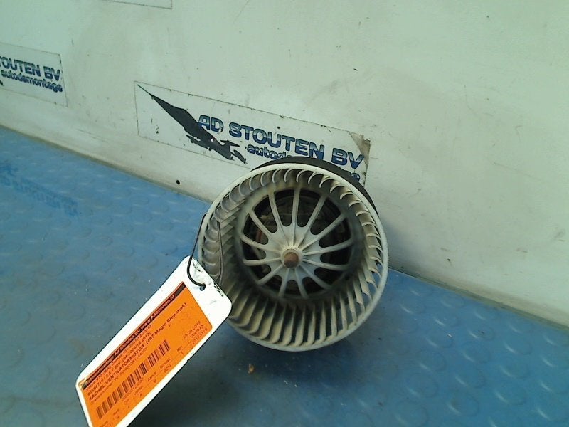 Kachel Ventilatormotor Volvo V70 (BW) 2010 K6879, Gebruikt, Siegburger Straße 229, Köln 50679, , Duitsland, Info@volvocars.com