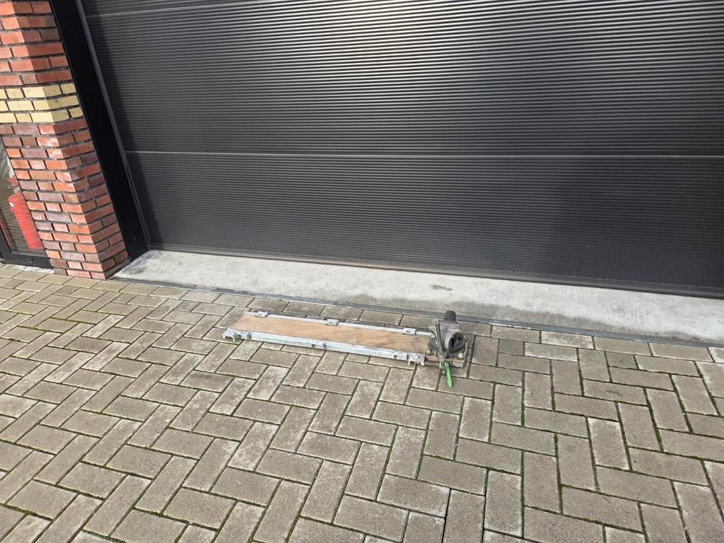 Bott bankschroef bedrijfswagen inrichting, Auto diversen, Autogereedschap, Ophalen