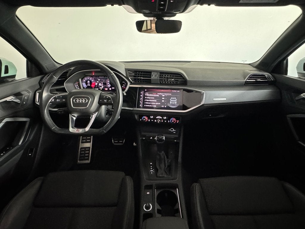 Audi Q3 40 TFSI quattro S Line Pano|Camera|ACC|Lane|Dodehoek, Automaat, Gebruikt, 1984 cc, Leder en Stof