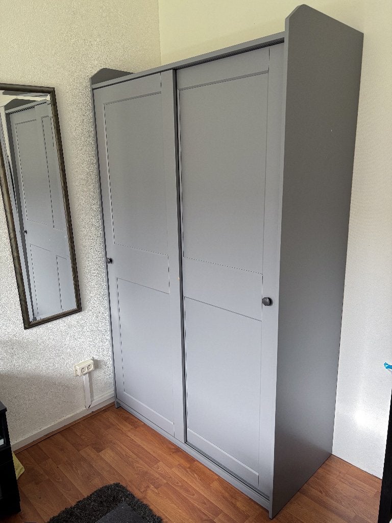 Kledingkast - Grijs - Ikea HAUGA, Huis en Inrichting, Ophalen, Met deur(en), Gebruikt, 100 tot 150 cm