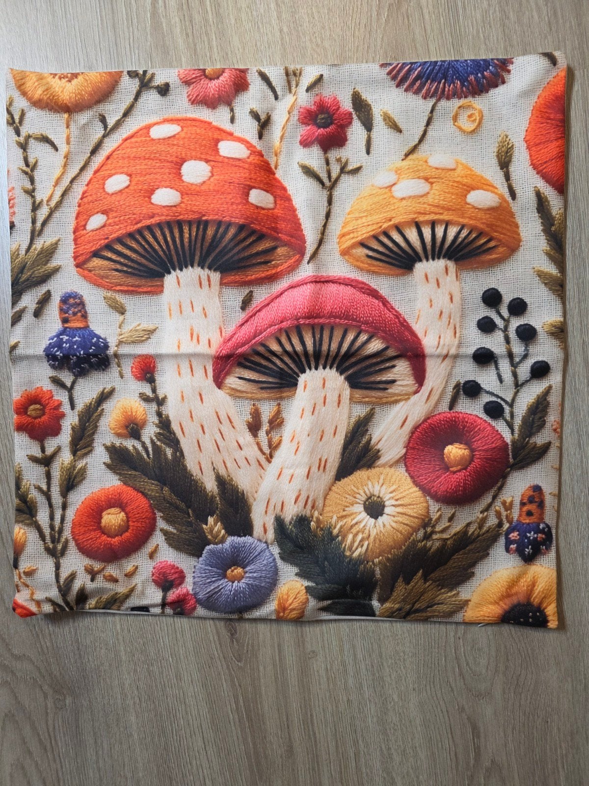 Nieuwe kussenhoes PADDESTOEL, Meerkleurig, Nieuw, Ophalen of Verzenden, Vierkant