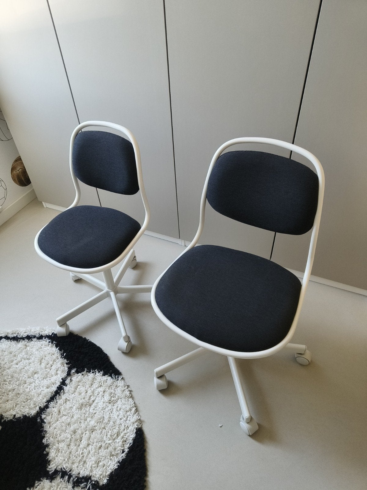 Set van 2 IKEA bureaustoelen (groot en klein), Ophalen, Zo goed als nieuw, Overige kleuren, Bureaustoel