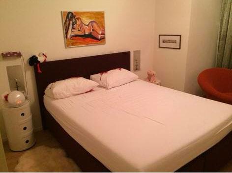 Gestoffeerd bed bordeaux 160x200 met nachtkastjes, Ophalen, Gebruikt, Tweepersoons