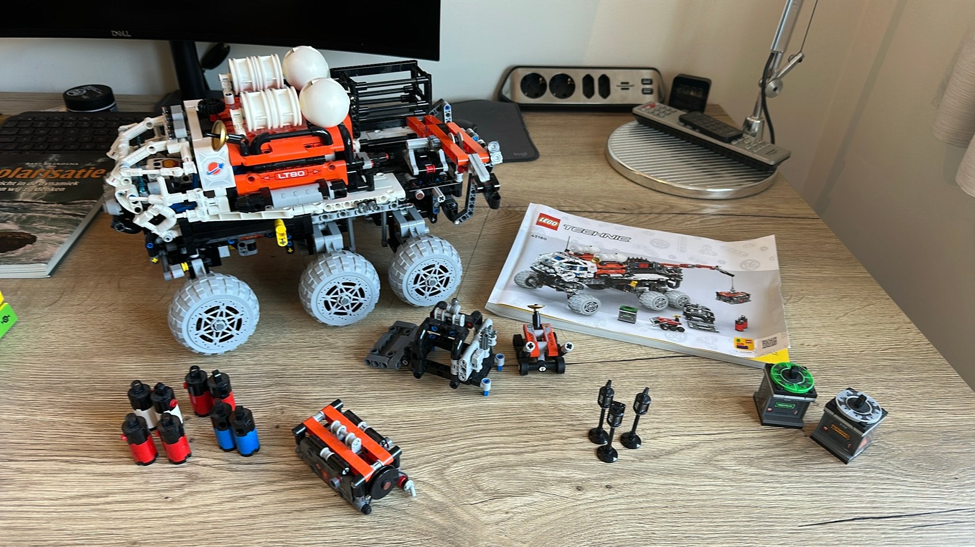 LEGO Technic 42180 Mars Crew Exploration Rover, Ophalen, Zo goed als nieuw