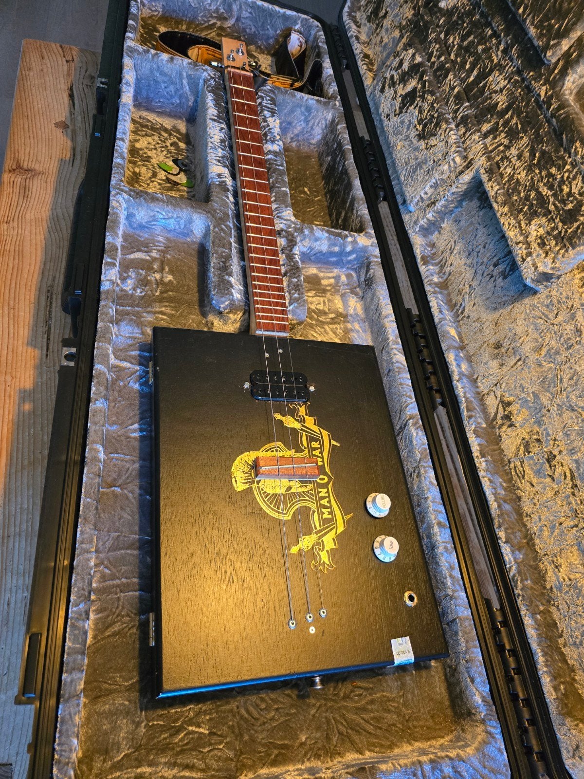 Custom made Cigar Box Gitaar met SKB iSeries Koffer, Muziek en Instrumenten, Snaarinstrumenten | Gitaren | Elektrisch, Ophalen of Verzenden