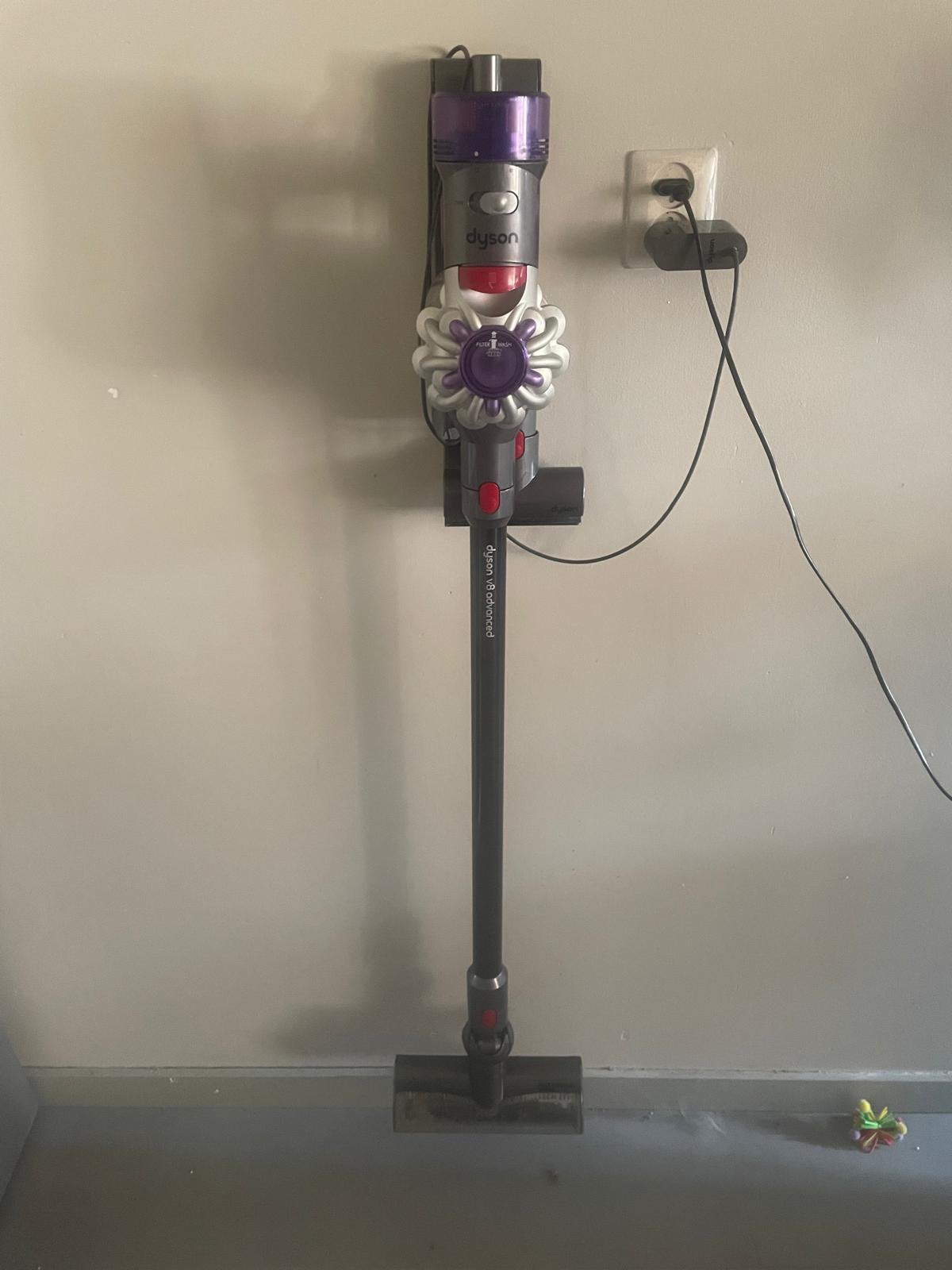 Dyson V8 steelstofzuiger (vaste prijs 100)!!, Ophalen, Gebruikt, Draadloos, Dyson